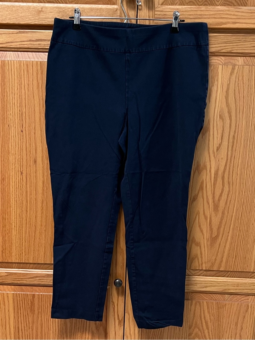 Chico's Women’s Navy Pull-On Slimming Pants, EUC, Size 2.5 Short